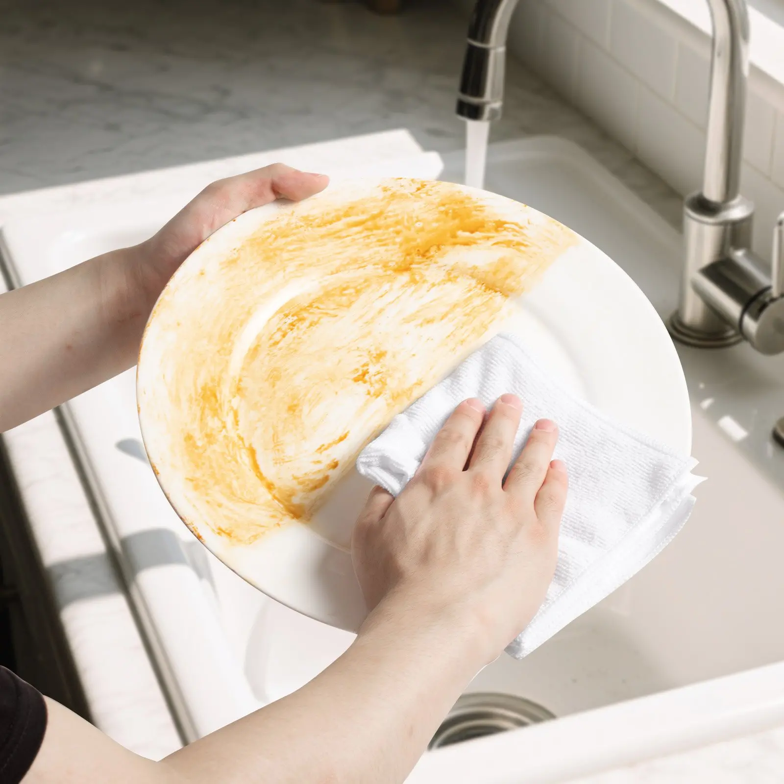 VEVOR 50 Pack White Microfiber Cleaning Cloth, 12 x 12 in Premium Microfiber Towels, Lint-Free and Scratch-Free, Absorbent Cleaning Rags for Car, Household, Kitchen, Window, SPA, Hotel & Bathroom - Image 7